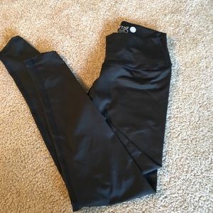Lume Leggings with Media Pocket